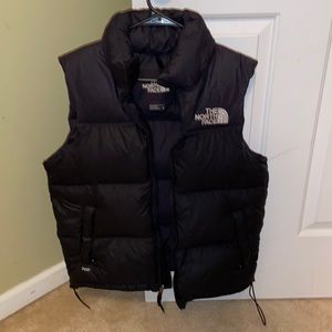 North face puffer jacket men small great condition small tear right side